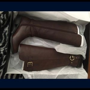 Guess (GG) Hellia 6.5 boots Dark Brown New in box!